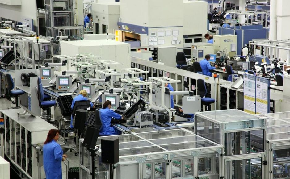 电子产品智能工厂中的人机协同 打造高效生产的最佳组合